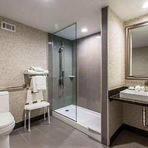 Double Room Transfer Shower Communication or Mobility Accessible